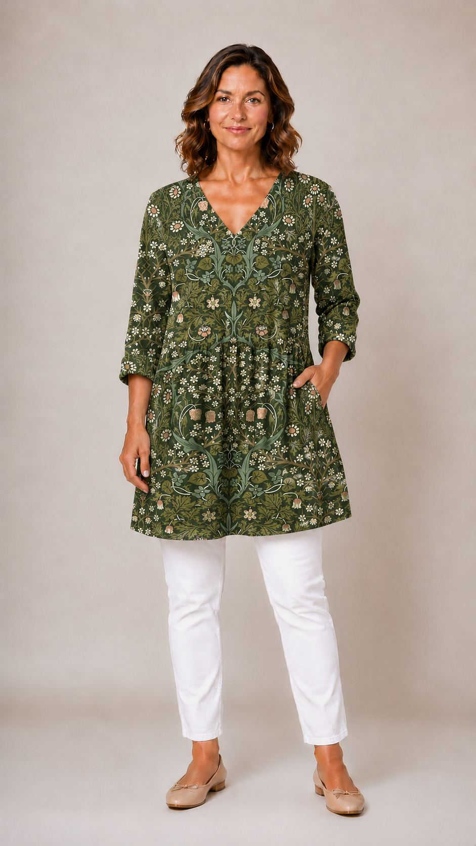 Cecelia | Long Blouse with V-Neck