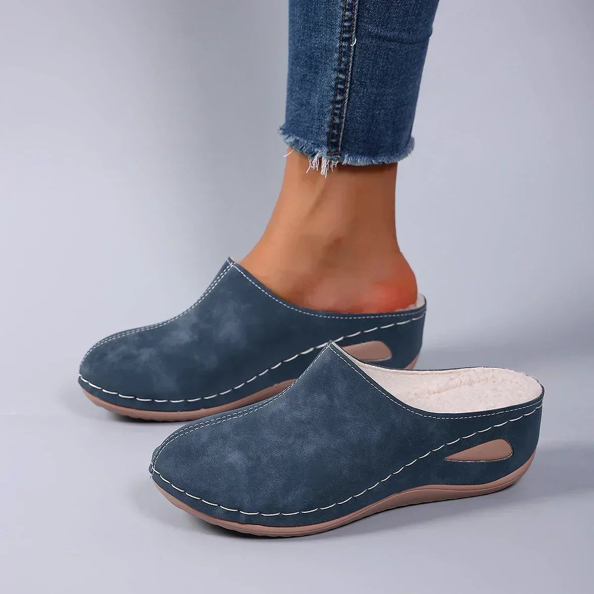 Élise™ | Warm Orthopedic Slippers for Everyday Comfort